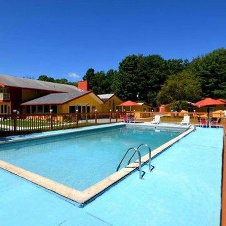 Econo Lodge Manchester Exterior photo